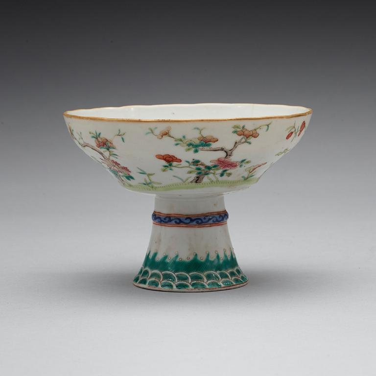 A famille rose stem cup, Qing dynasty, late 19th Century.