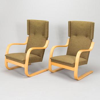 Alvar Aalto, a pair of 1960s armchairs, model 401, Artek, Finland.