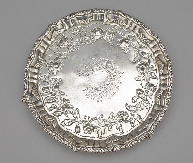 SALVER, silver, George III, Robert Rew, London, 1765-66. Vikt 317 g.