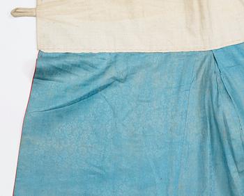 JACKET AND SKIRT, silk. China late Qing. The height of the jacket 110,5 cm, the skirt 96 cm.