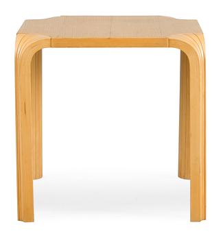 29. Alvar Aalto, AN X-LEG STOOL, X 601.