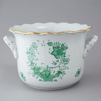 48 pieces of porcelain tableware from Herend, model "Indian Basket", 20th century.