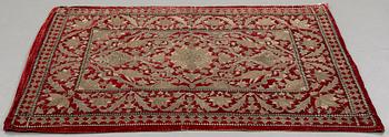 Broderi, antik persisk sammet, ca 150 x 103,5 cm, 1700 - 1800-tal.