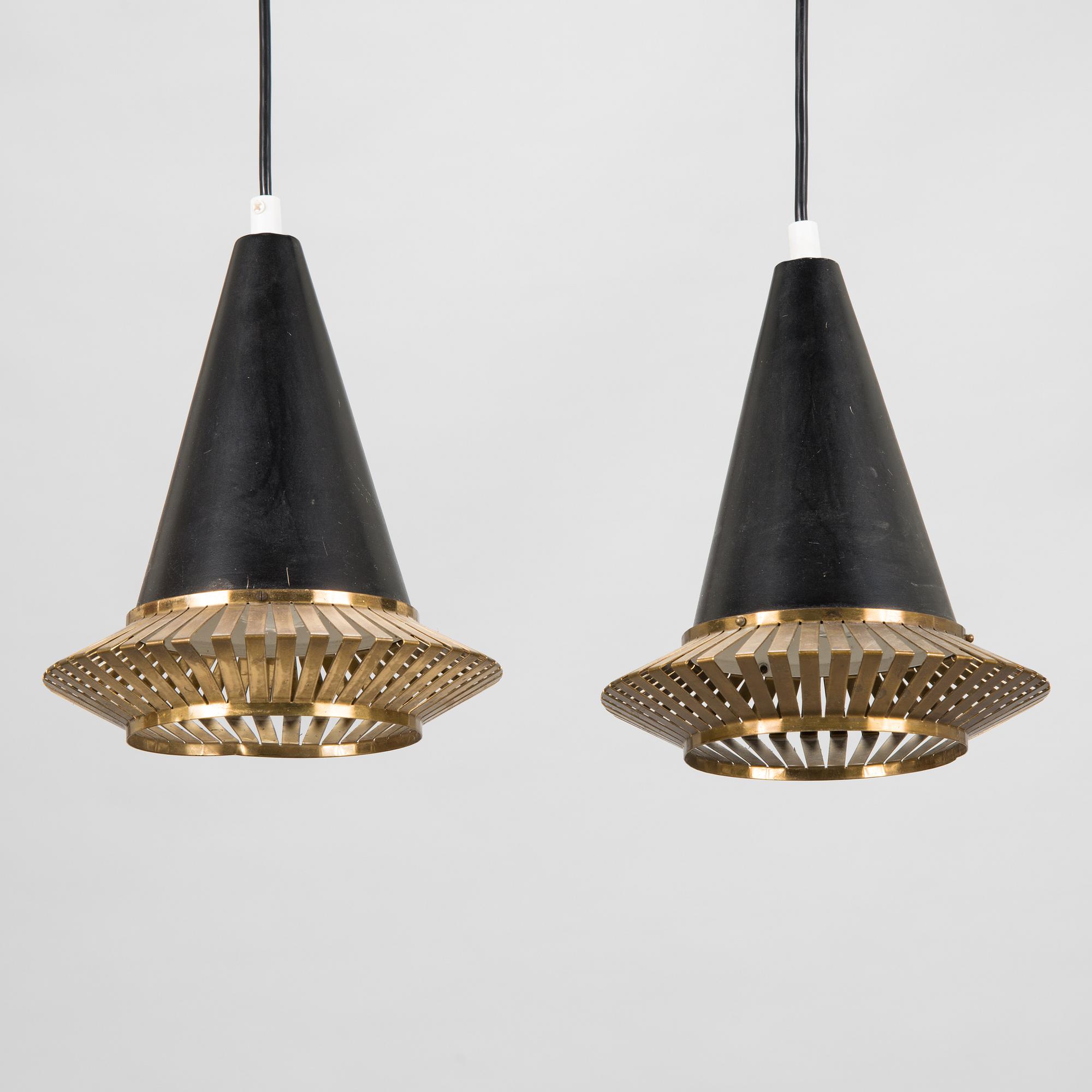 Maria Lindeman, a pair of 'K2-1' pendant ceiling lights for Idman.