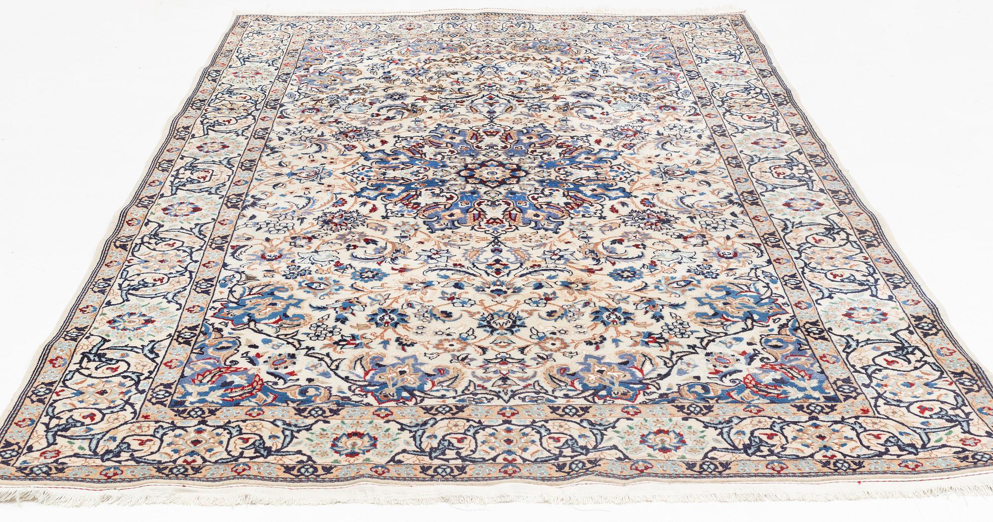 Matta, Nain i relief (Souf), part silk, ca 315 x 205 cm.