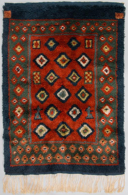 A Finnish long pile ryarug 'Jämsä' model for the Friends of Finnish Handicraft.