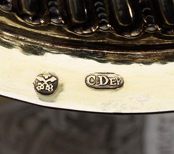 BÄGARE med LOCK, av Christopher Dey, Riga (verksam 1729-1748(1759)).