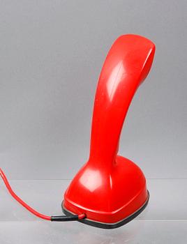 TELEFONER, 3 st, Ericofonen, s.k. Kobratelefon. Formgiven av Blomberg, Lysell och Thames. 1953-1954.