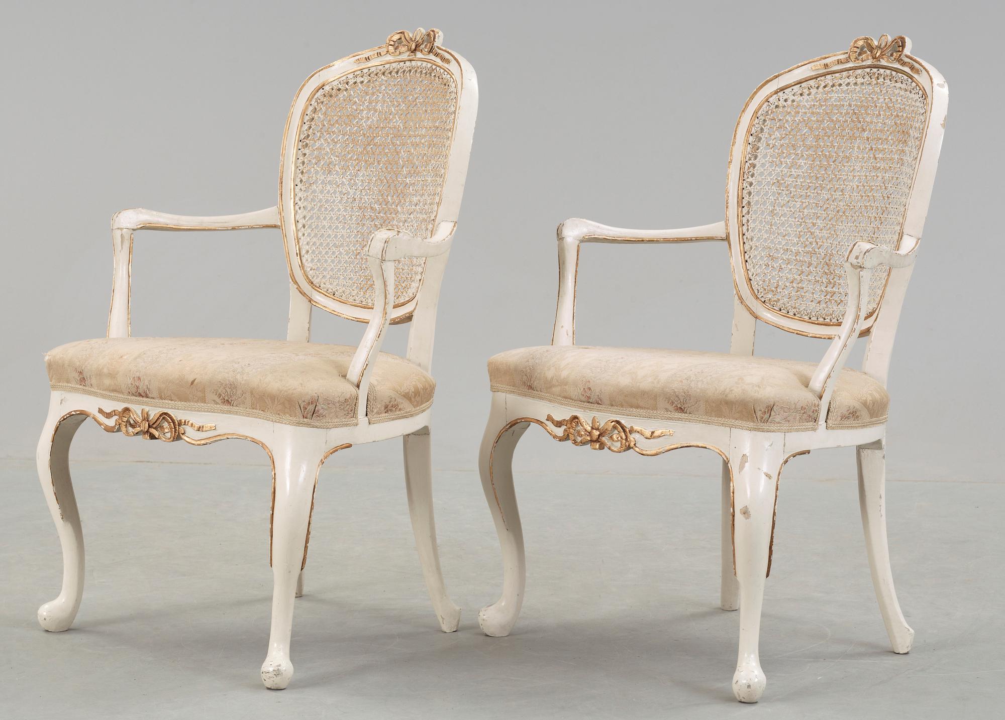 KARMSTOLAR, ett par, gustaviansk stil, sent 1800-tal.