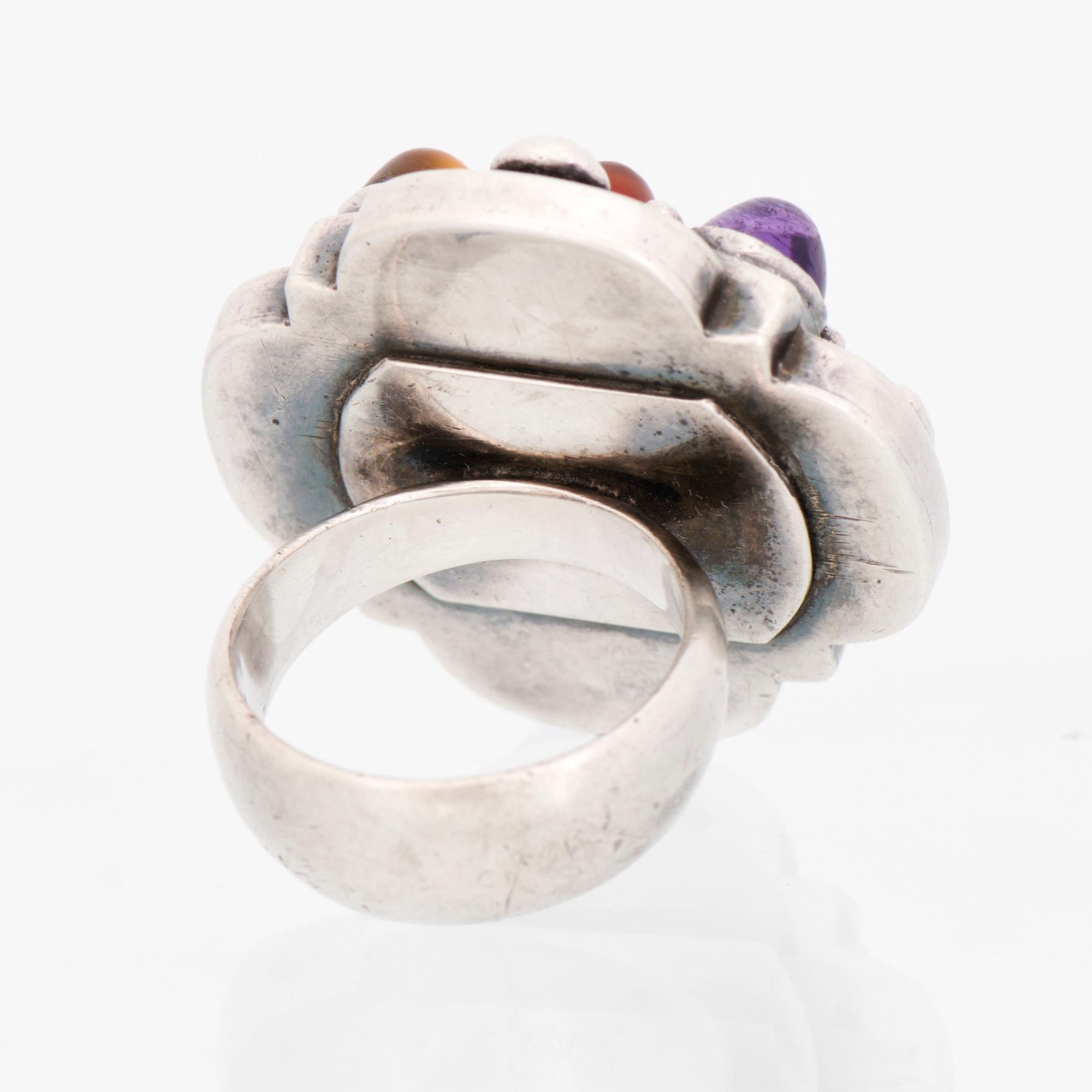 A SAARA HOPEA RING, cabochon cut semiprecious stones, silver, 1960s.