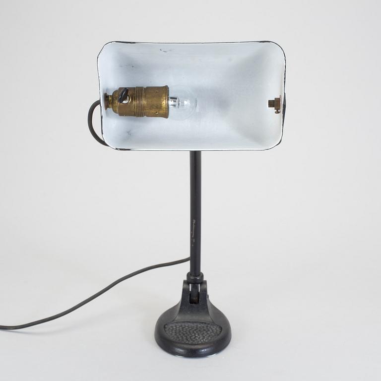 BORDSLAMPA, industrimodell, metall, 1940-tal.