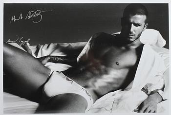 AUTOGRAFBILD, signerad Mert Alas och Marcus Piggot, 2000-tal.