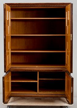 SKÅP, G. H. Wrange, Stockholm, 1932.