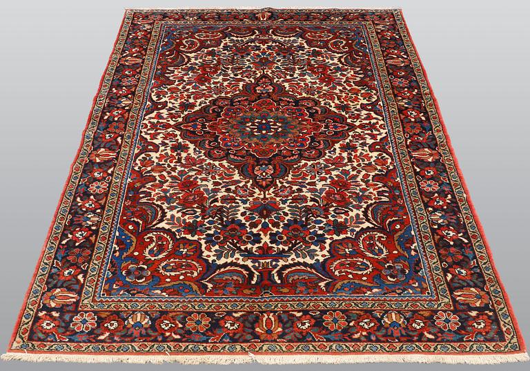 Matta, Arak, ca 209 x 140 cm.