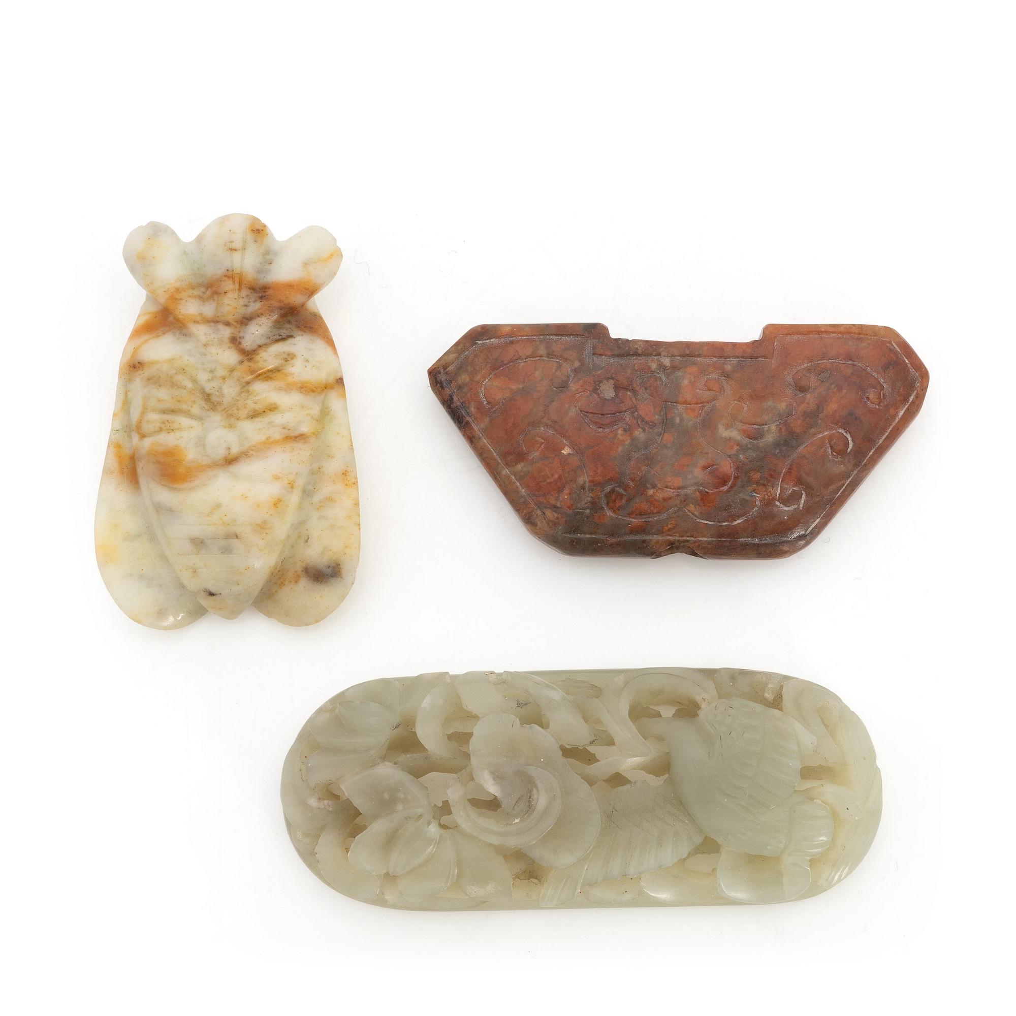 Amuletter, tre stycken, nefrit, Kina.