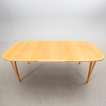 Matbord, "Timeless", Haslev Møbelsnedkeri, Danmark.