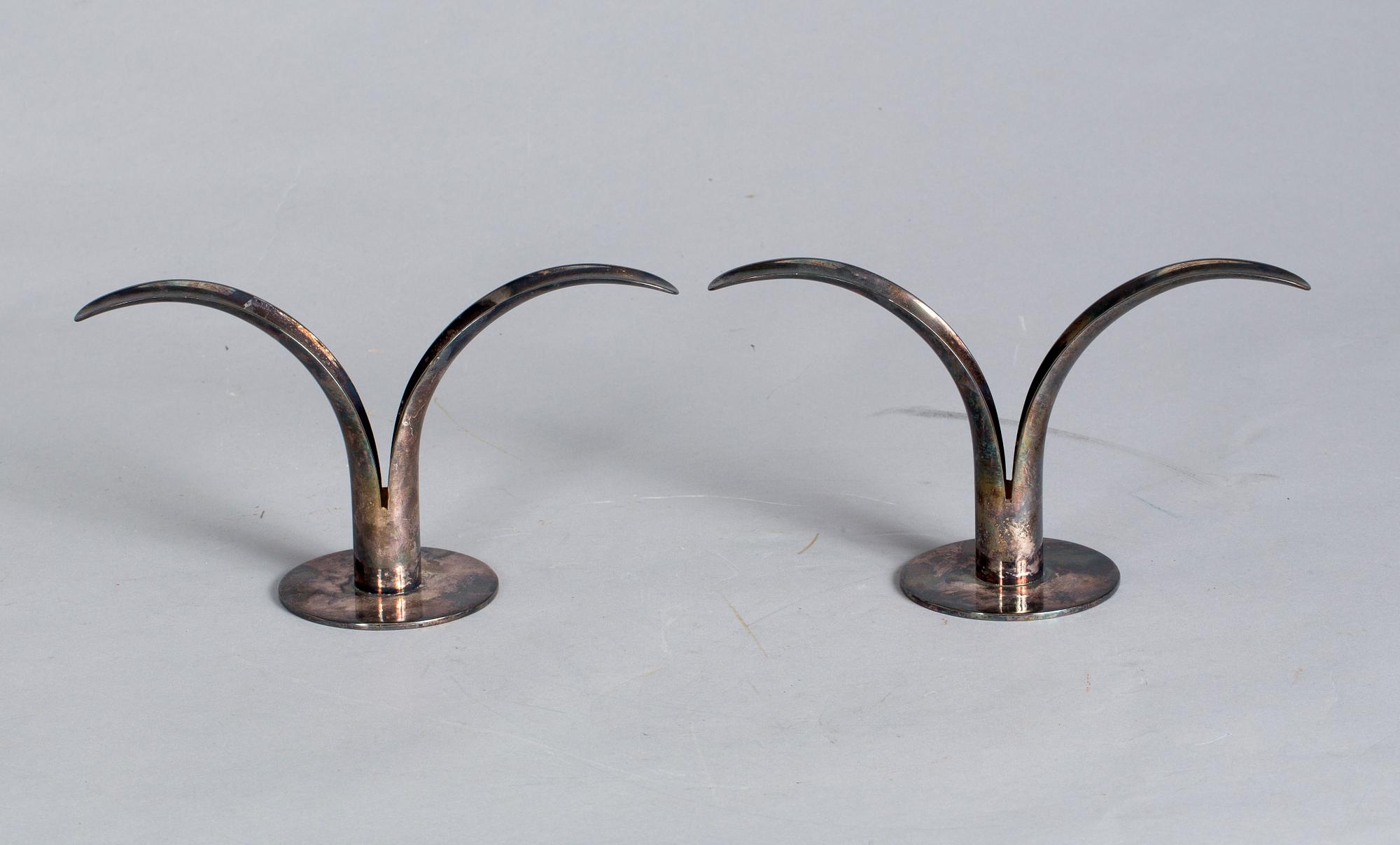 LJUSSTAKAR, ett par, nysilver, "Liljan", Ivar Ålenius Björk, Ystad Metall.