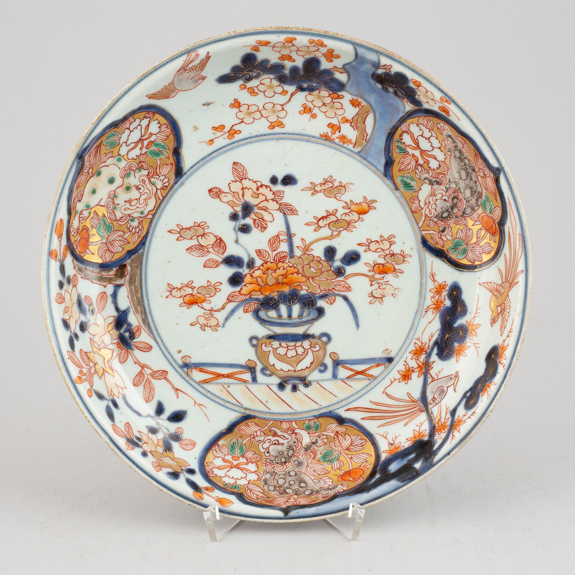 A Japanese dish, Edo period (1603-1868), 18th century.