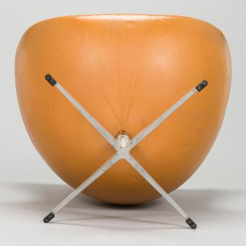 Arne Jacobsen, nojatuoli, "Egg", Fritz Hansen, Tanska, 1960/70-luku.