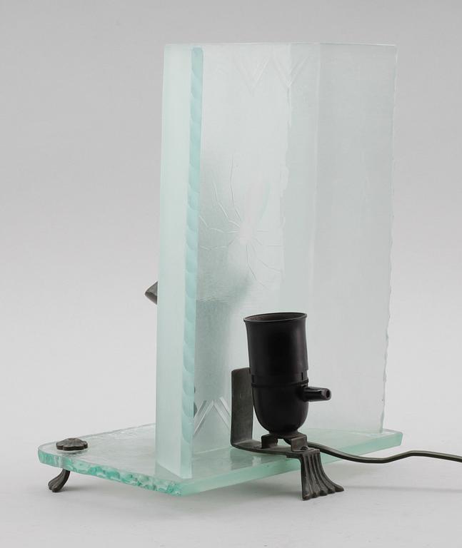 BORDSLAMPA, råglas och patinerad brons, art déco.