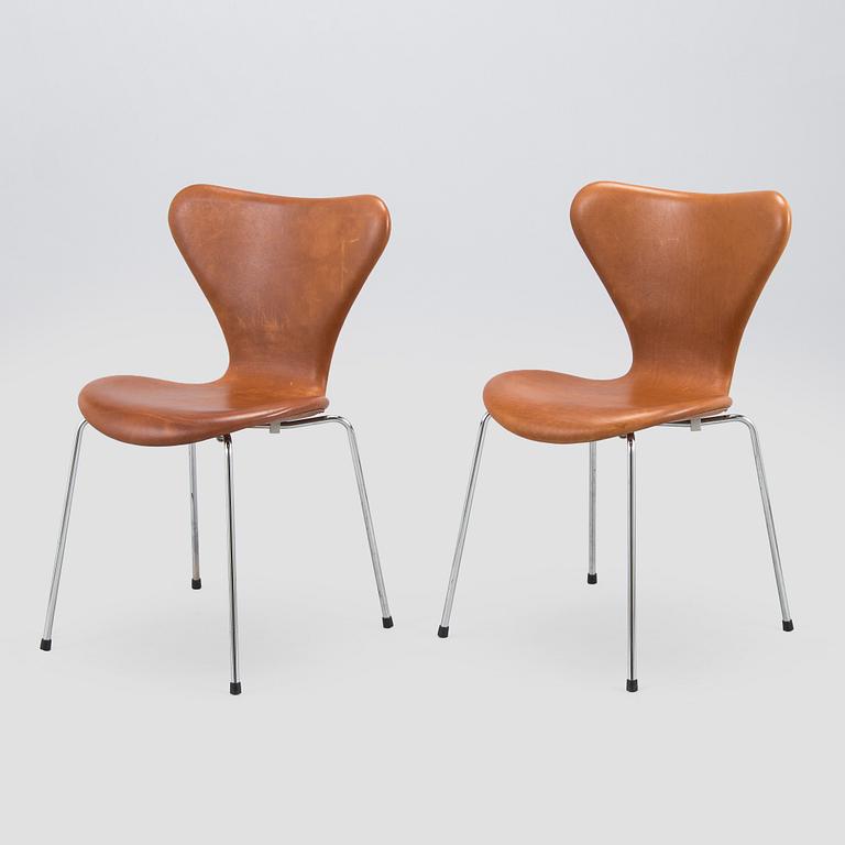 Arne Jacobsen, six "Seven" chairs, Fritz Hansen, Denmark late 20th century.