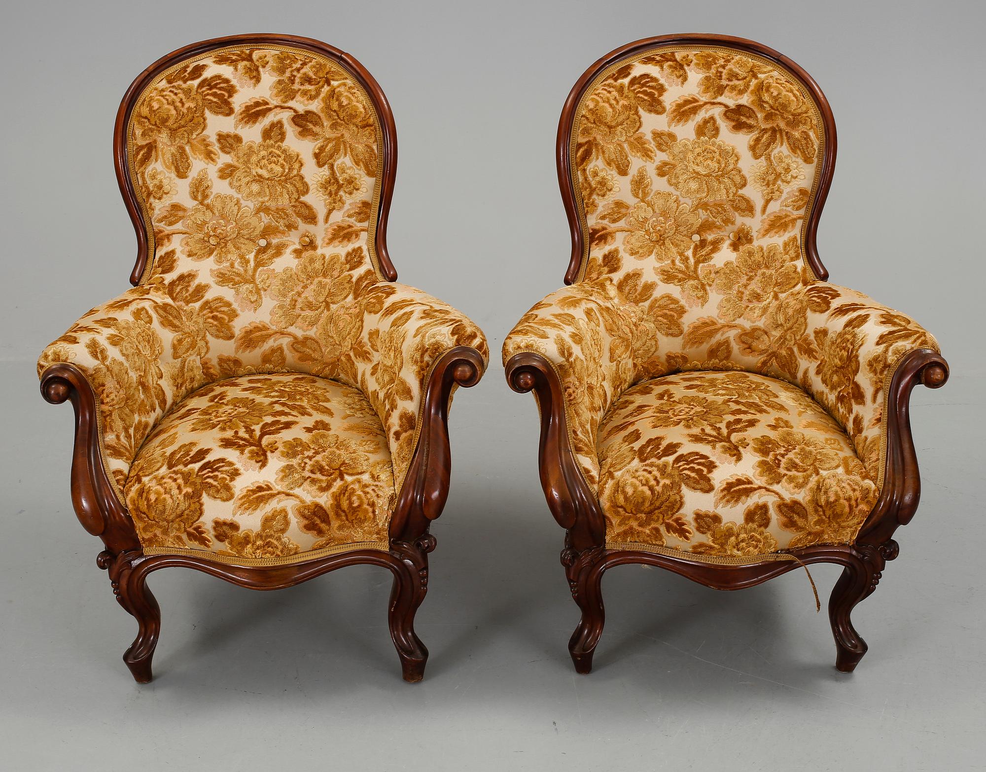 FÅTÖLJER, ett par, nyrokoko, 1800-talets slut.