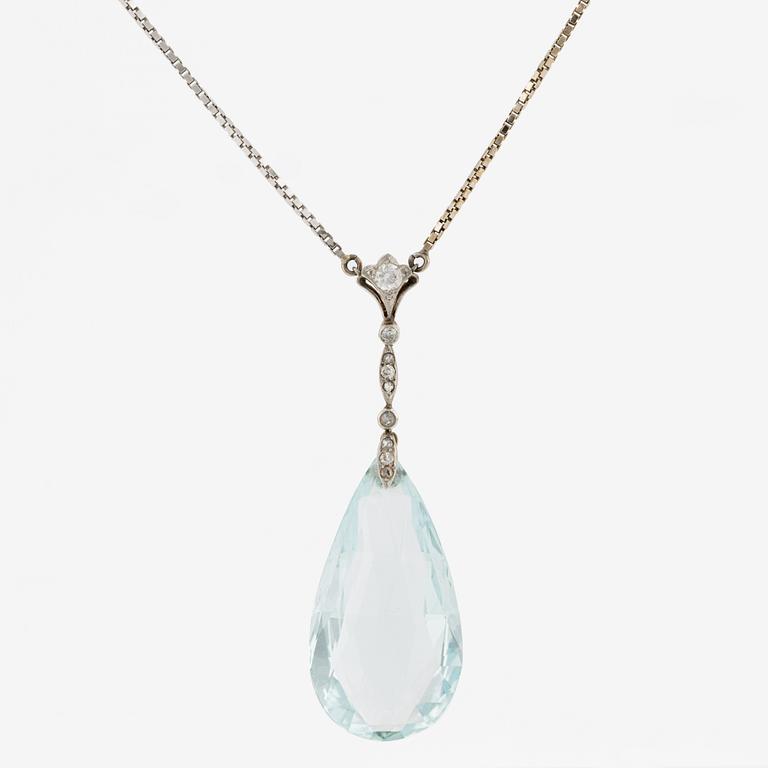 Necklace, gold with briolette-cut aquamarine and old-cut diamonds.