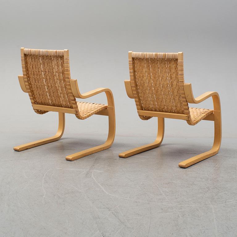 ALVAR AALTO, fåtöljer, ett par, modell 406.