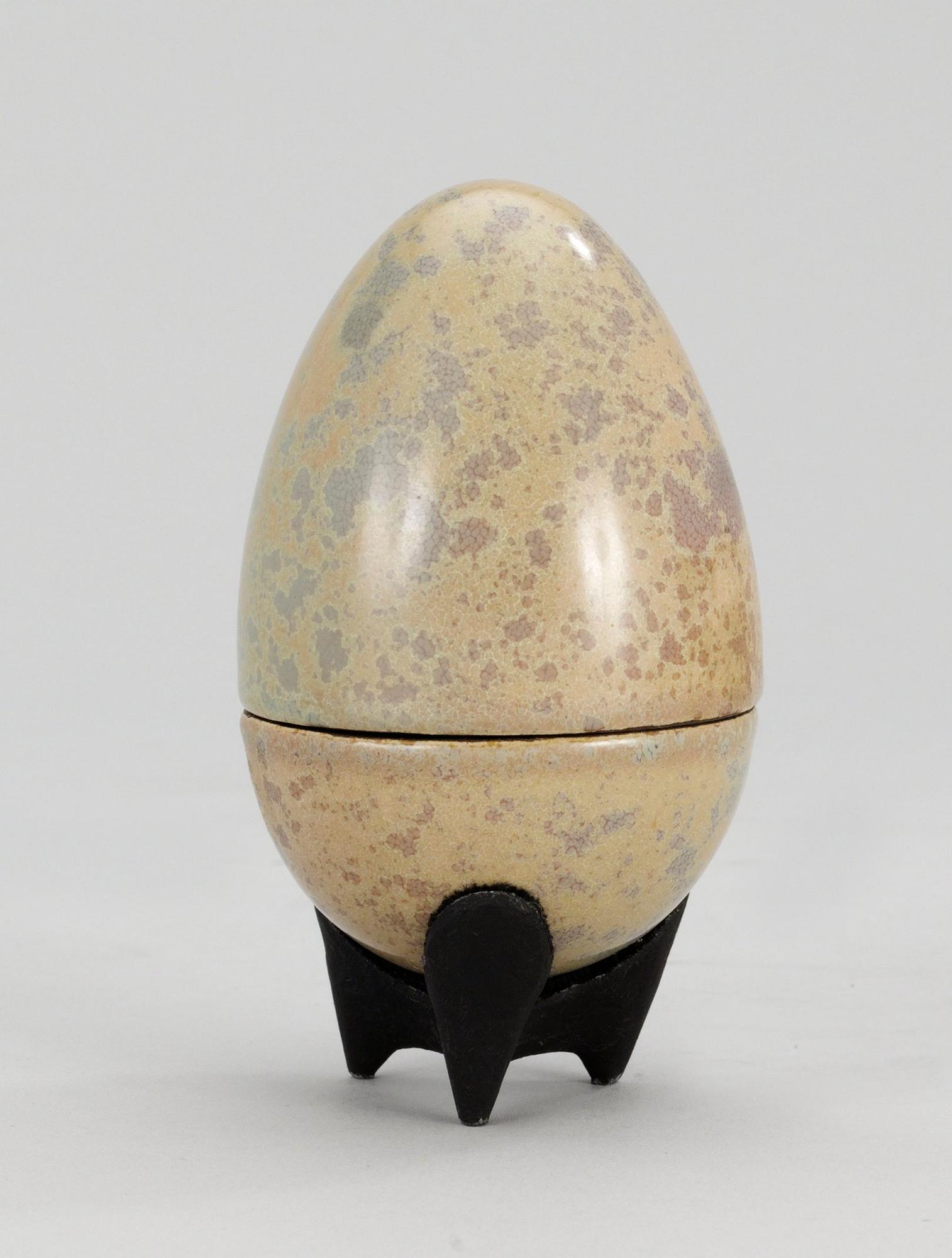 ÄGG, stengods. Hans Hedberg.