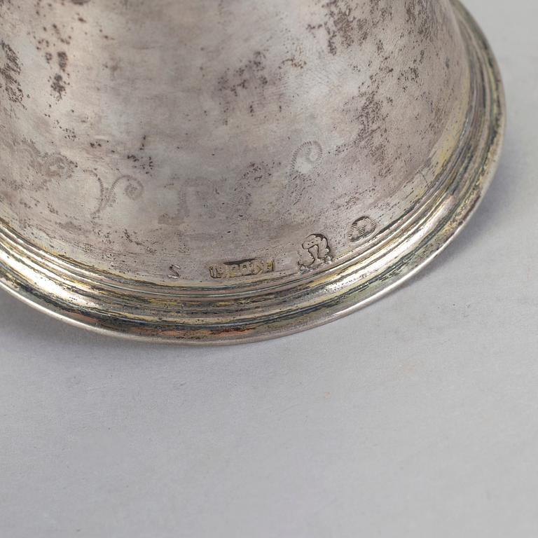 BÄGARE, silver, Nils Dahl, Linköping, 1755. Vikt 146 g.