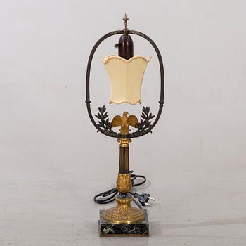 BORDSLAMPA empirestil 1900-talets första hälft.