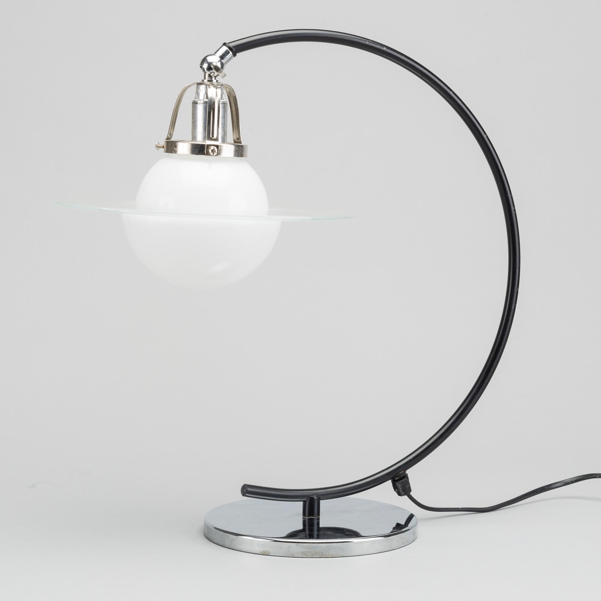BORDSLAMPA, Saturnus-modell 1900-talets andra hälft.