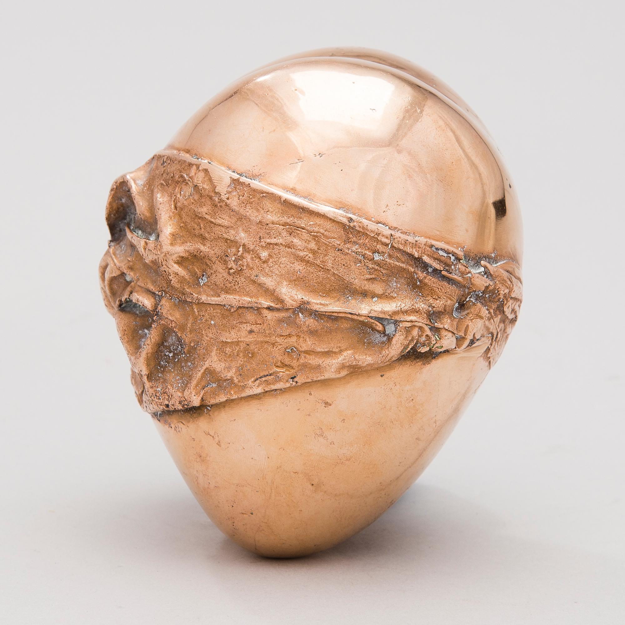 LAILA PULLINEN, MUNAVEISTOS.