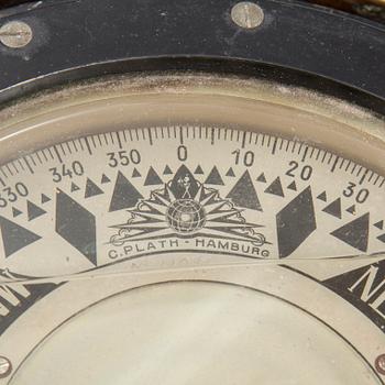 A C. Plath compass from Hamburg, Germany, first half of the 20th Century.
