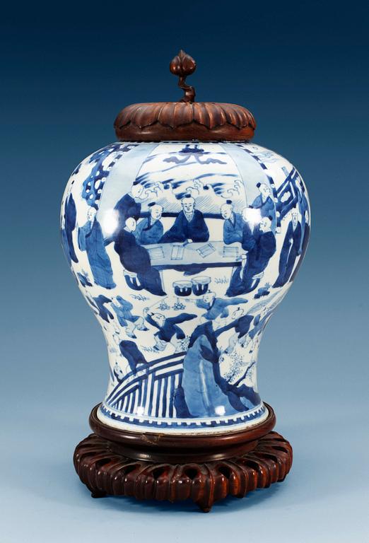 A blue and white jar, Qing dynasty, Kangxi (1662-1722).