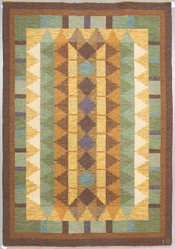 MATTO, flat weave, ca 243,5 x 167-167,5 cm, signed IV, Sweden around  the middle of the 20th century.