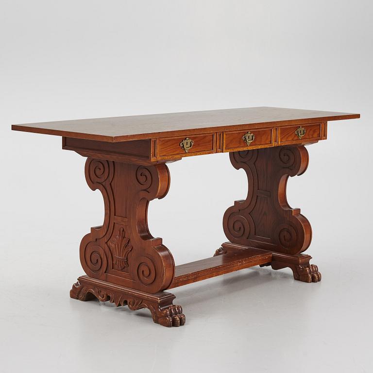 A Baroque-style library table, 20th century.