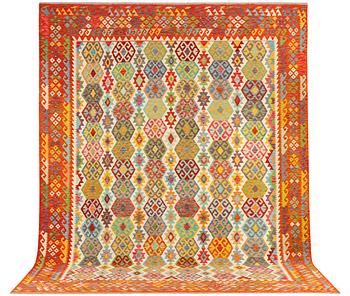 A Kilim carpet, . 405 x 313 cm.