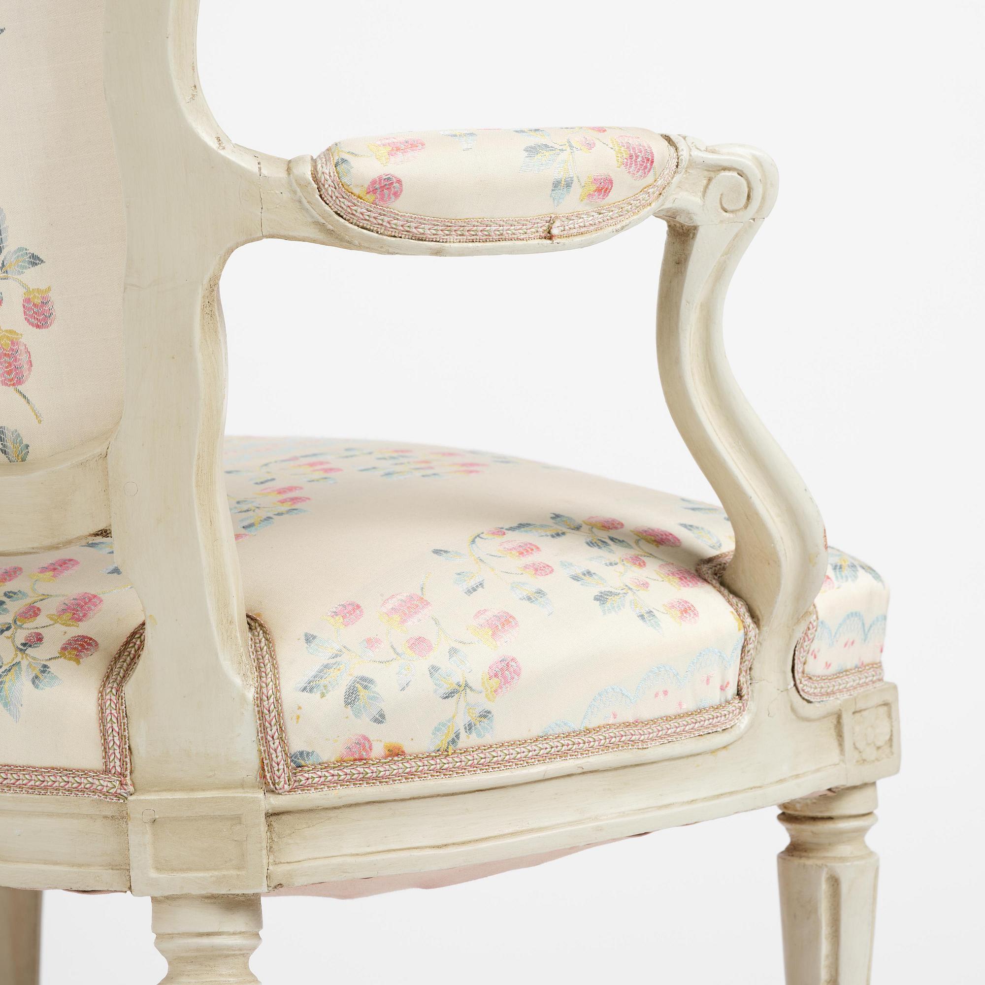 A pair of transitional armchairs, Stockholm, later part 18th century.