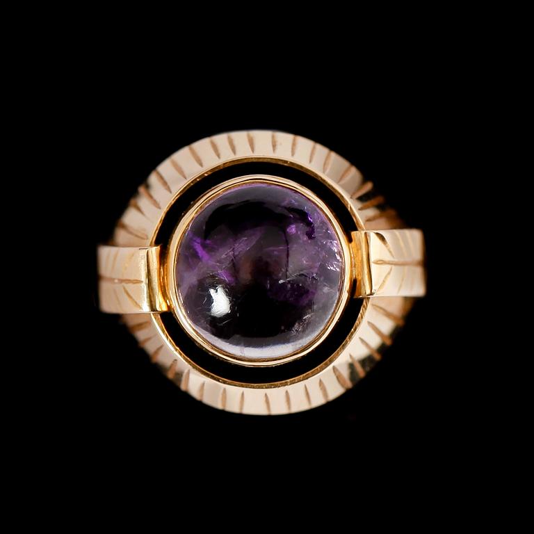RING, 18 k guld, Stigbert, Stockholm 1954. Total vikt ca 5 g.