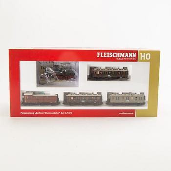 Fleischmann, 4 tågset, 1902, 1903, 1885 samt 391102, H0.