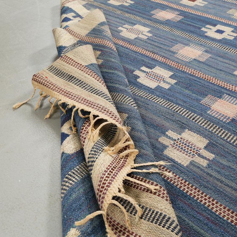 A flat weave by Marianne Richter, model "Hästhov", signed AB MMF MR, 220 x 155 cm.