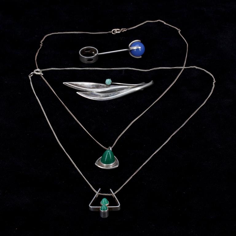 PARTI SMYCKEN, 4 st. Silver, kalsedon, krysopras, turkos. Elis Kauppi, Kupittaan Kulta Åbo 1960 t.
