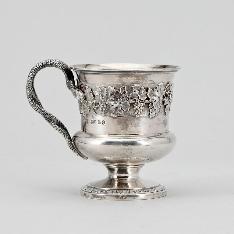 MUGG, silver, Rebecca Emes & Edward Barnard, London 1823. Vikt ca 220 gram.