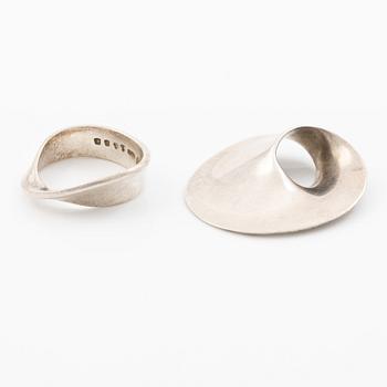 Vivianna Torun Bülow-Hübe, Ring and pendant, "Möbius", silver, Georg Jensen.
