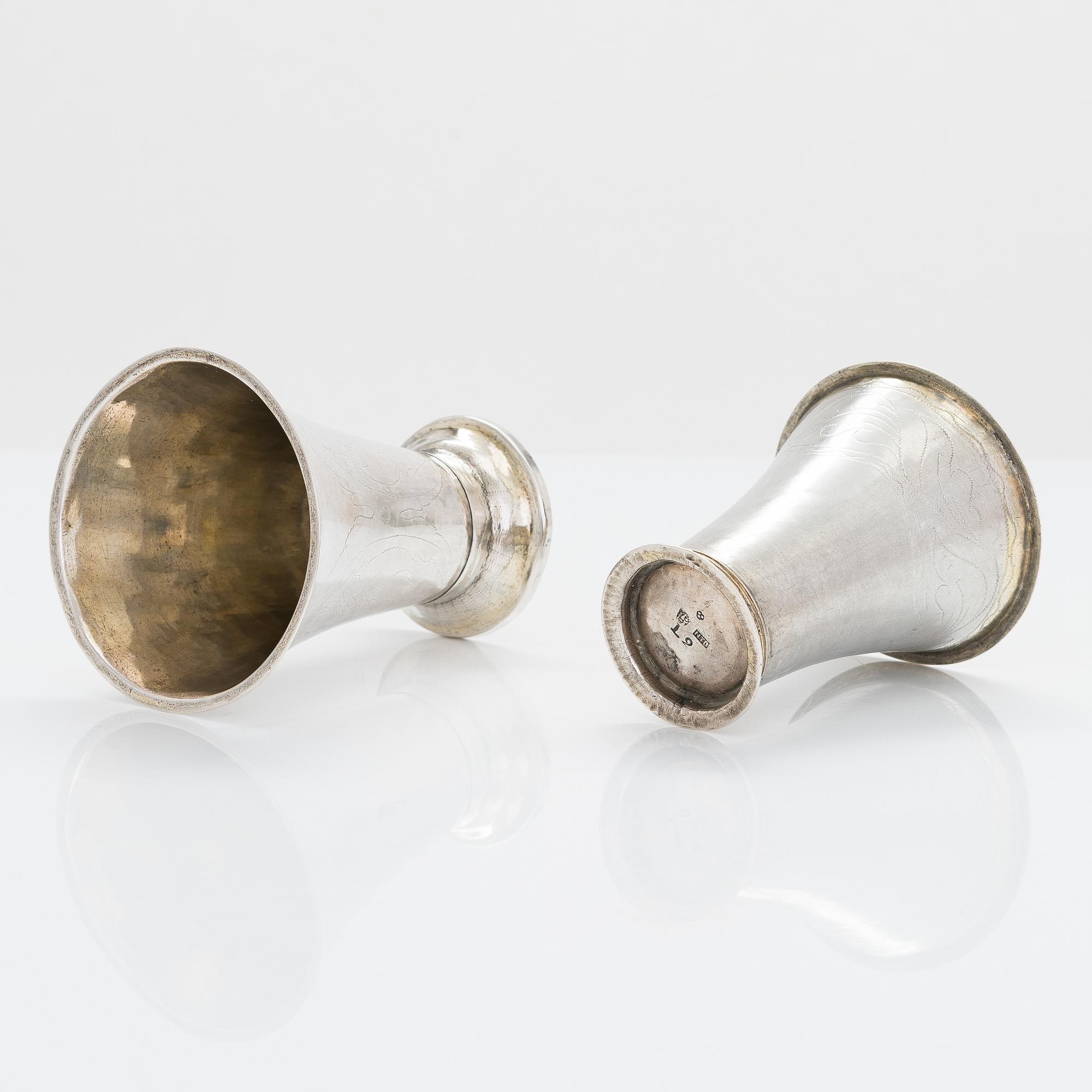 Bägare, 2 st, silver, Nils Tornberg, Linköping 1793 och LLG, Sverige, utan års- och stadsstämplar.