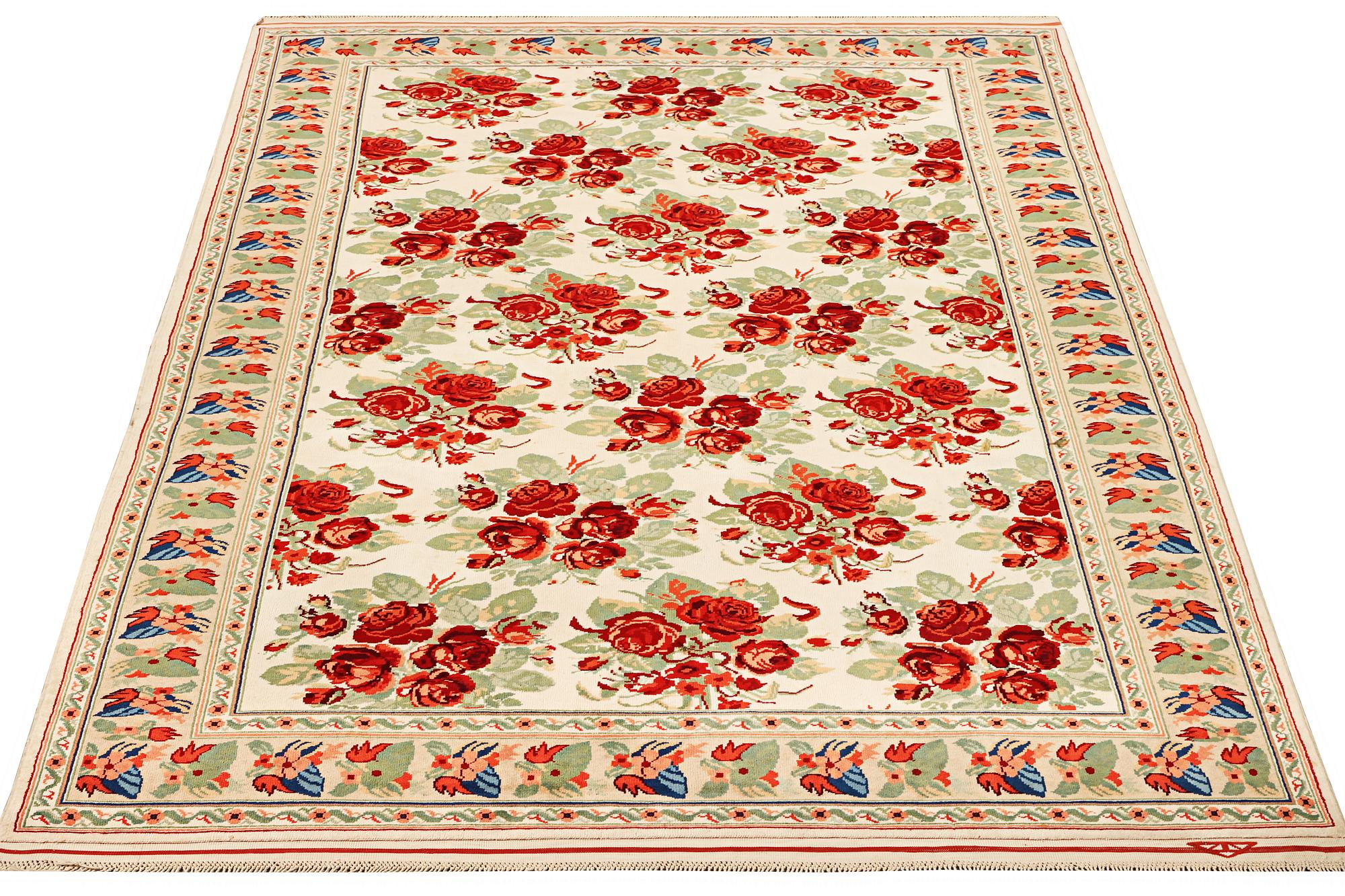 A Bakhtiari carpet, a. 310 x 196 cm.