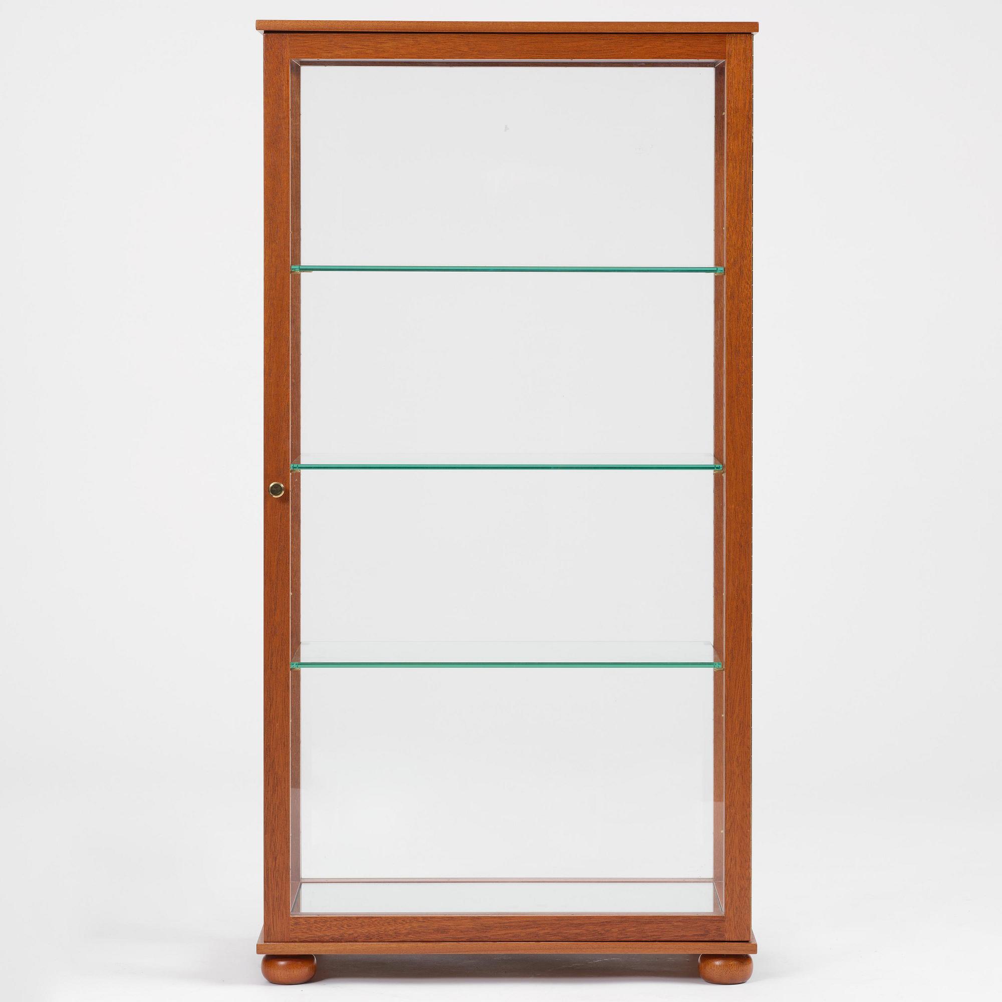 Josef Frank, a display cabinet model 649, Firma Svenskt Tenn, 2016.