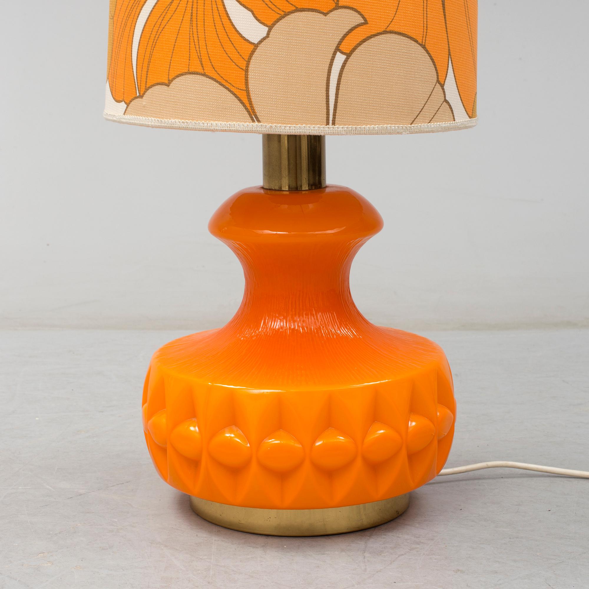 A 1970s floot light.