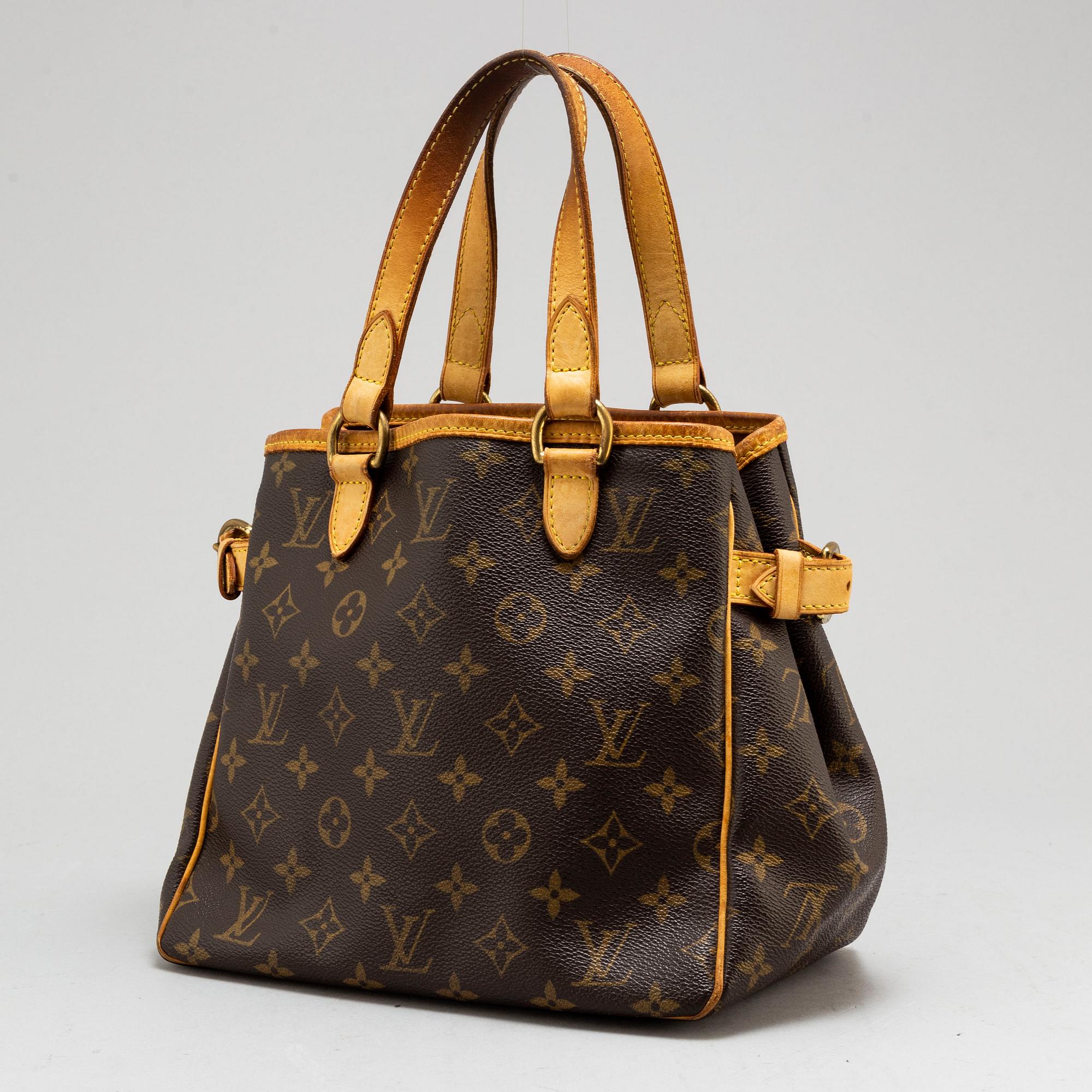 LOUIS VUITTON A Monogram Batignolles Vertical bag. Bukowskis